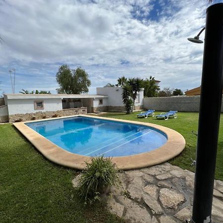 Chalet En La Barrosa, Piscina+Bbq+Grifo De Cerveza 치클라나 데 라 프론테라 외부 사진