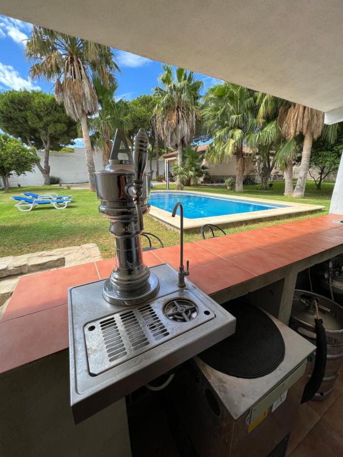 Chalet En La Barrosa, Piscina+Bbq+Grifo De Cerveza 치클라나 데 라 프론테라 외부 사진