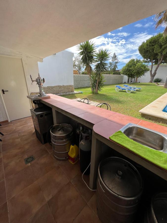 Chalet En La Barrosa, Piscina+Bbq+Grifo De Cerveza 치클라나 데 라 프론테라 외부 사진