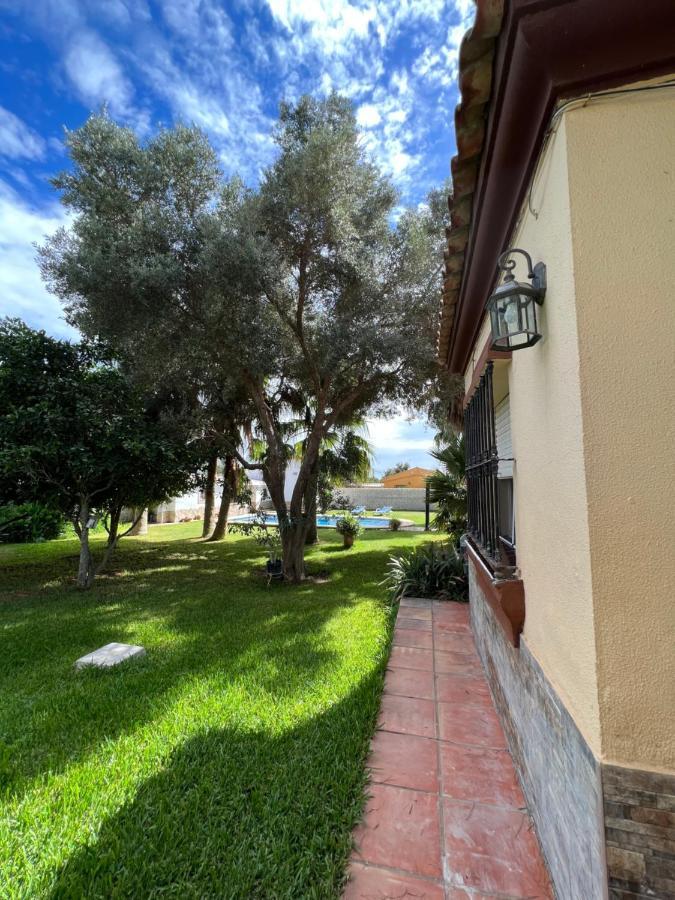 Chalet En La Barrosa, Piscina+Bbq+Grifo De Cerveza 치클라나 데 라 프론테라 외부 사진